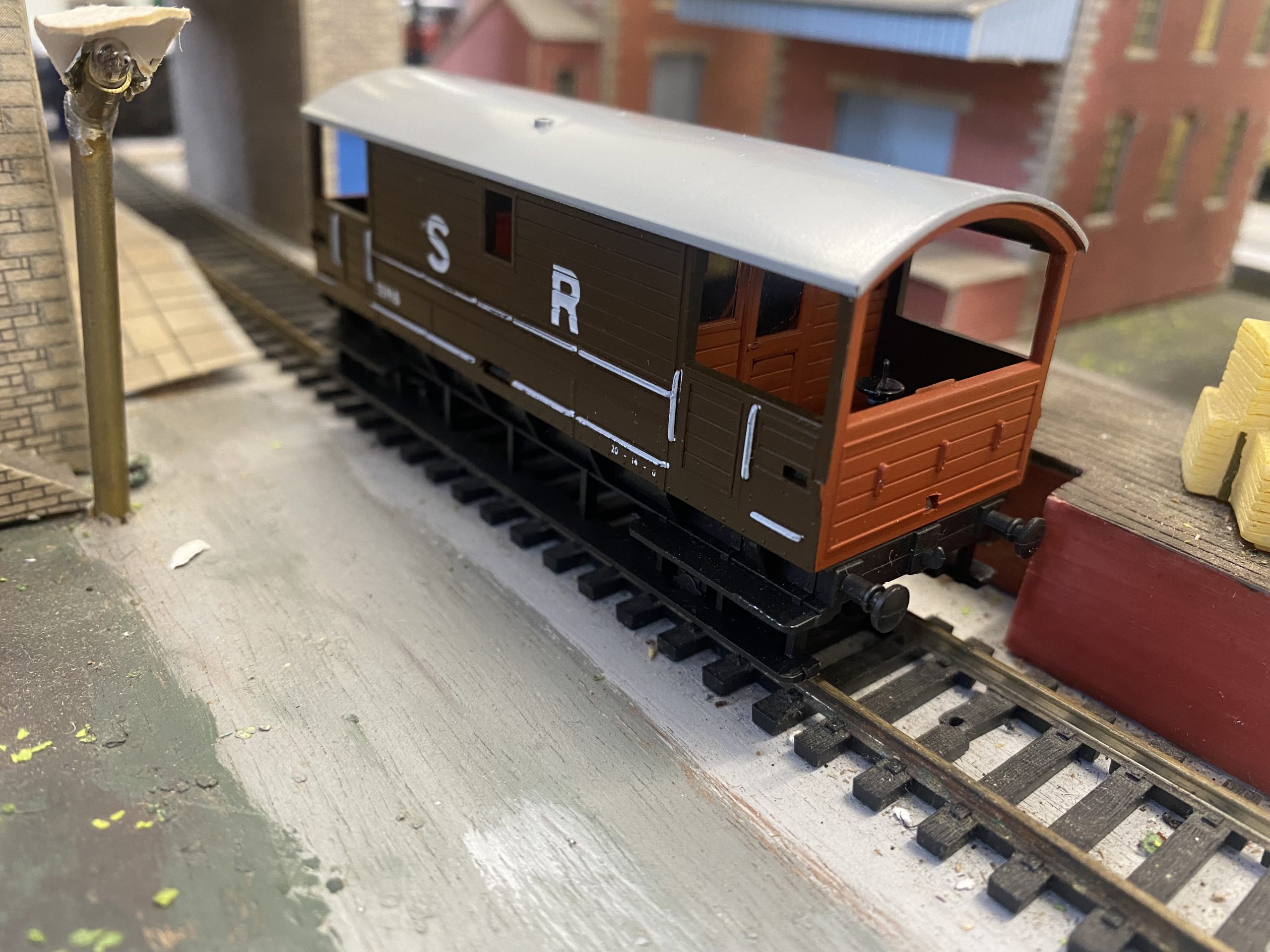 Hornby R Sr Brake Van Rocket Railways