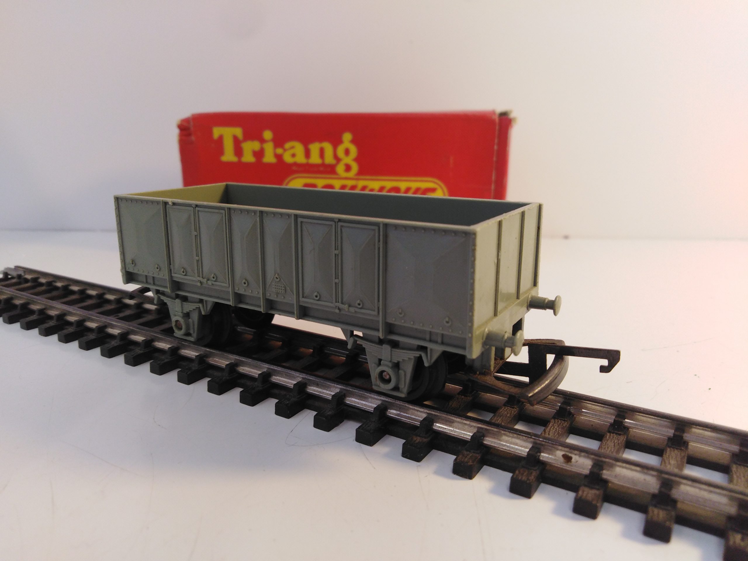 OO Gauge Triang Grey Mineral Wagon - Rocket Railways