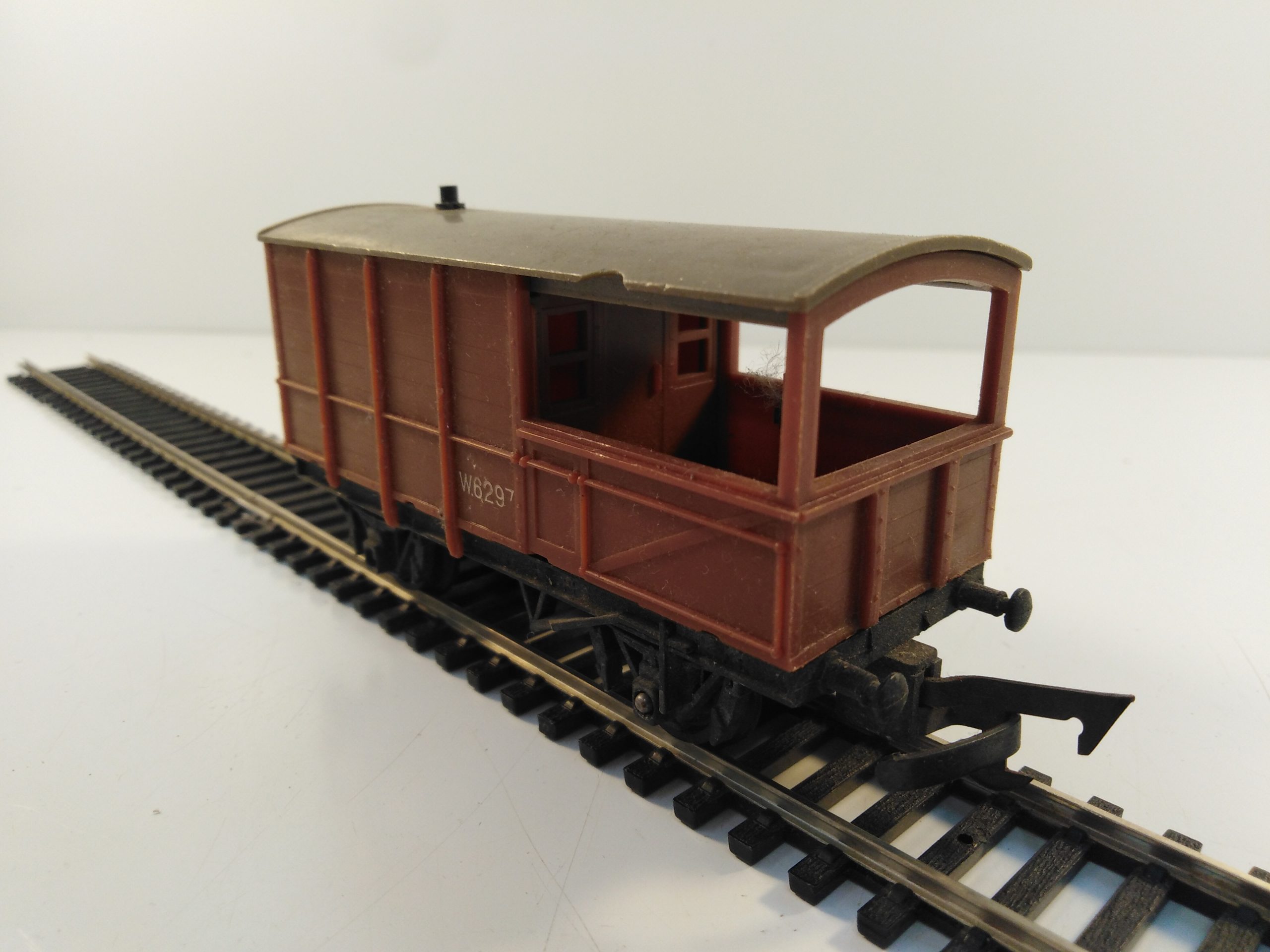 OO Gauge Triang Toad Brake Van W6297 - Rocket Railways