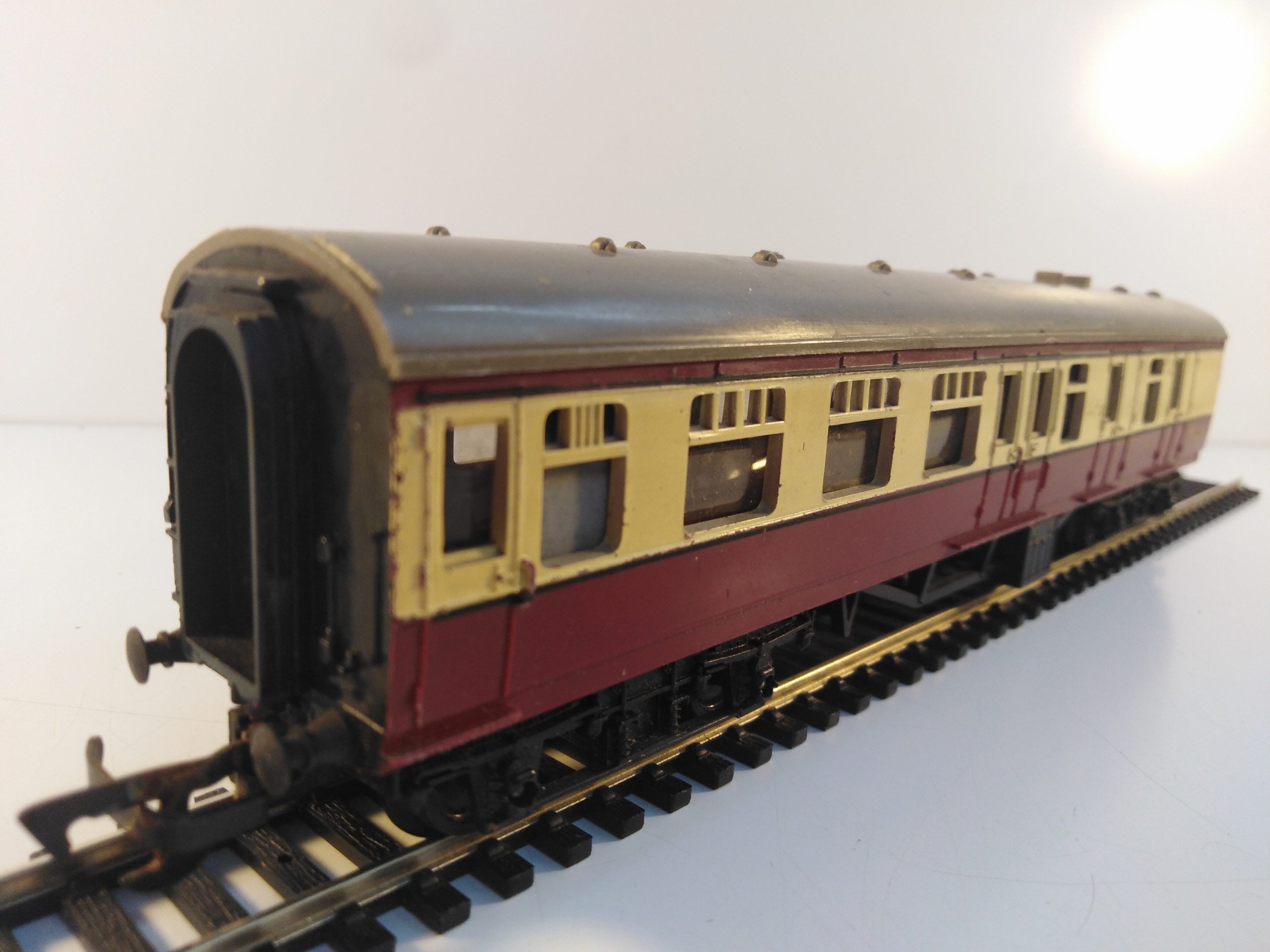 OO Gauge Triang B.R Main Line Brake Coach M34000 - Rocket Railways