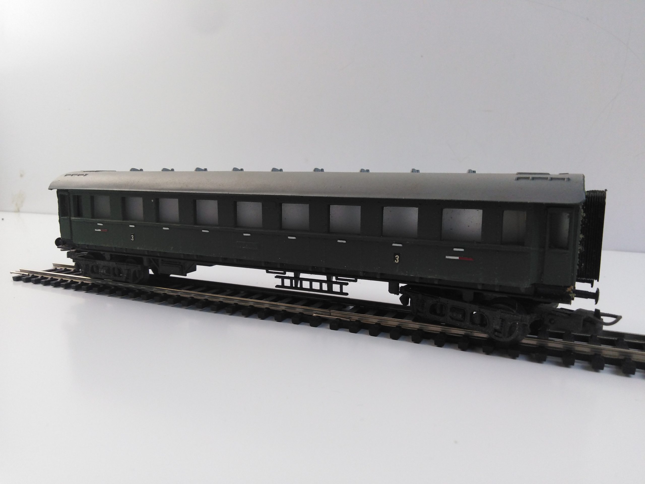 HO Gauge Lilliput 3rd Class Coach Rocket Railways