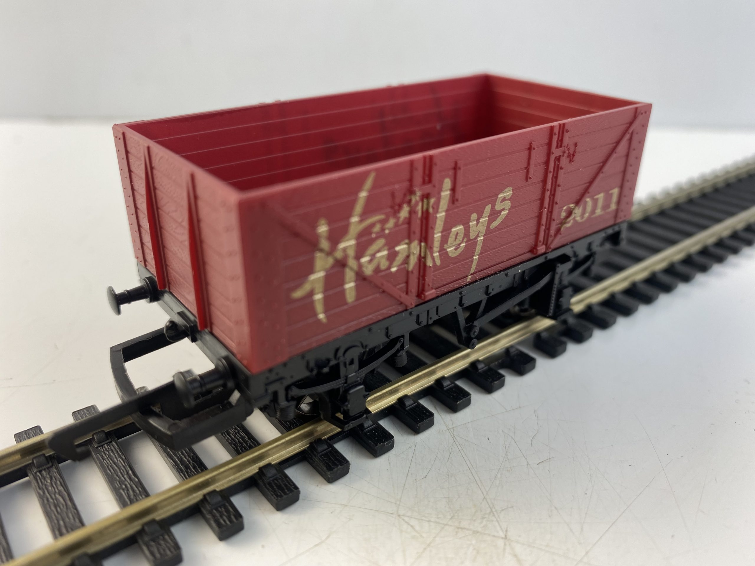 Hornby OO Gauge Hamleys Wagon - Rocket Railways