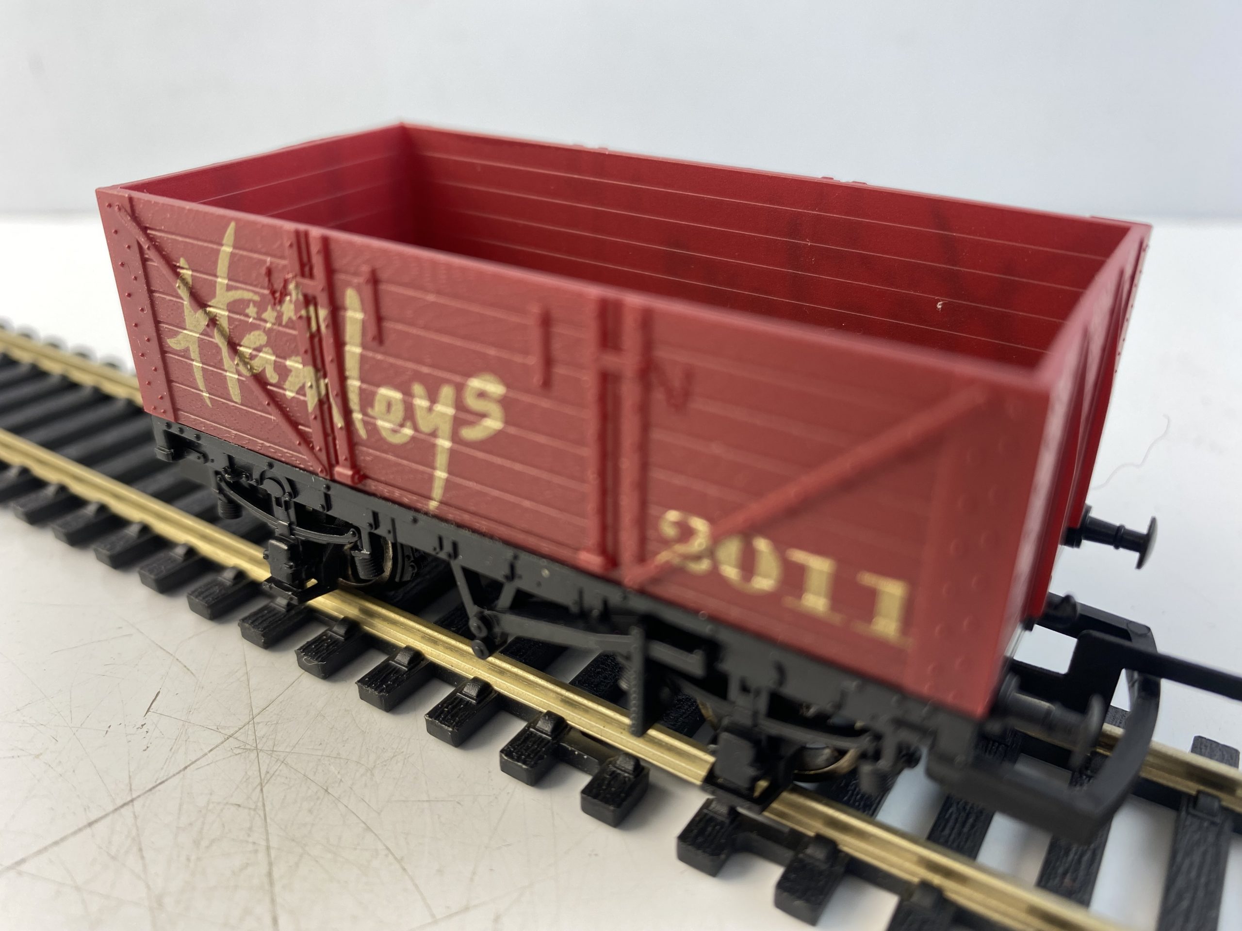 Hornby OO Gauge Hamleys Wagon - Rocket Railways