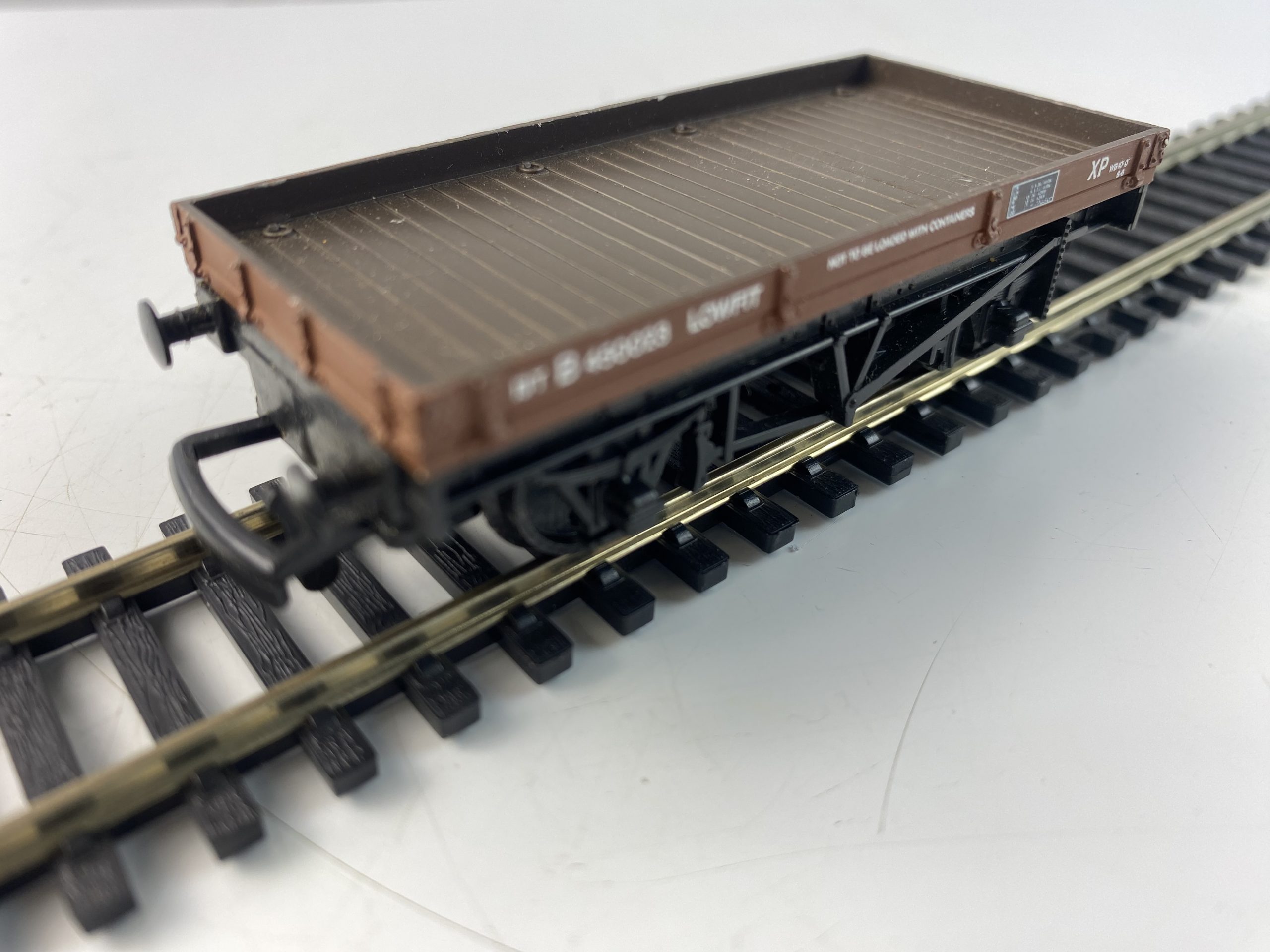 Mainline OO Gauge Lowfit Wagon - Rocket Railways