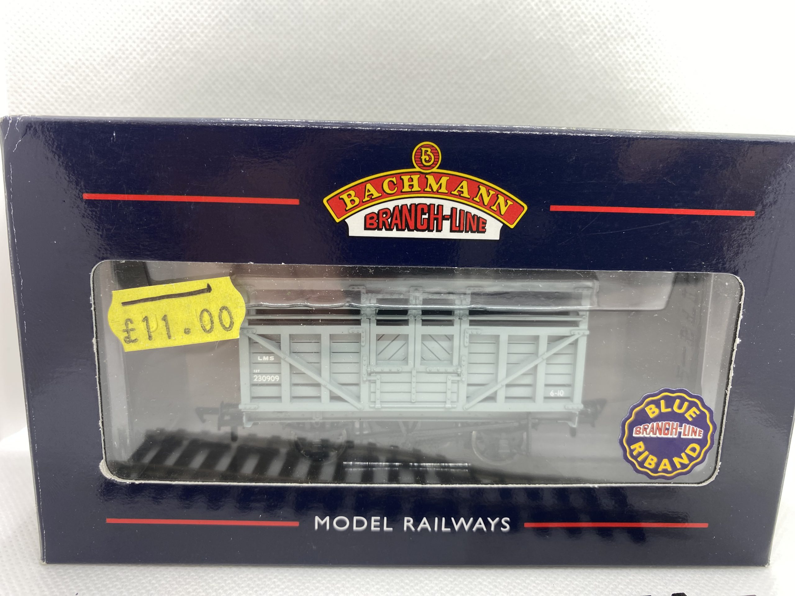 Bachmann 37-701A 10t Cattle Wagon 230909 LMS Grey Livery - Rocket Railways