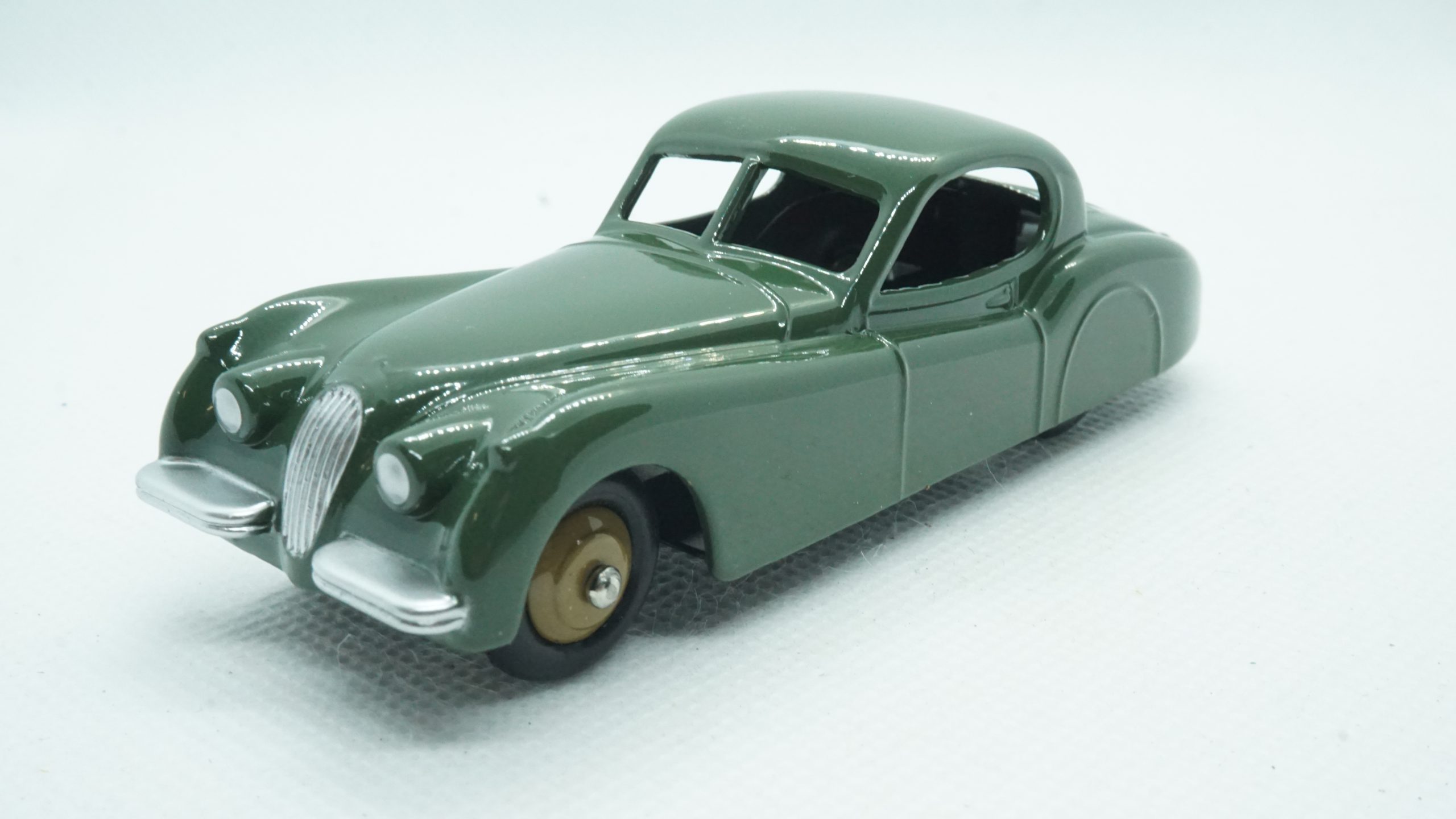 Dinky Toys 157 Jaguar XK120 Coupe - Rocket Railways